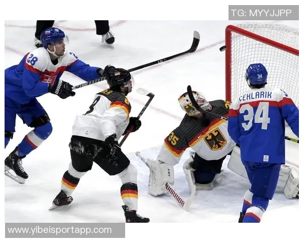 穆勒分享冰球比赛观赛照片感谢好友邀请丰富业余生活