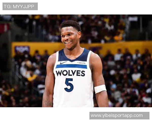 爱德华兹表现平平17投6中仅得17分贡献3篮板1断1帽令人失望